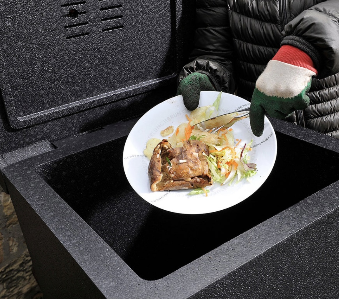 Adding grass clippings to HOTBIN Mk2