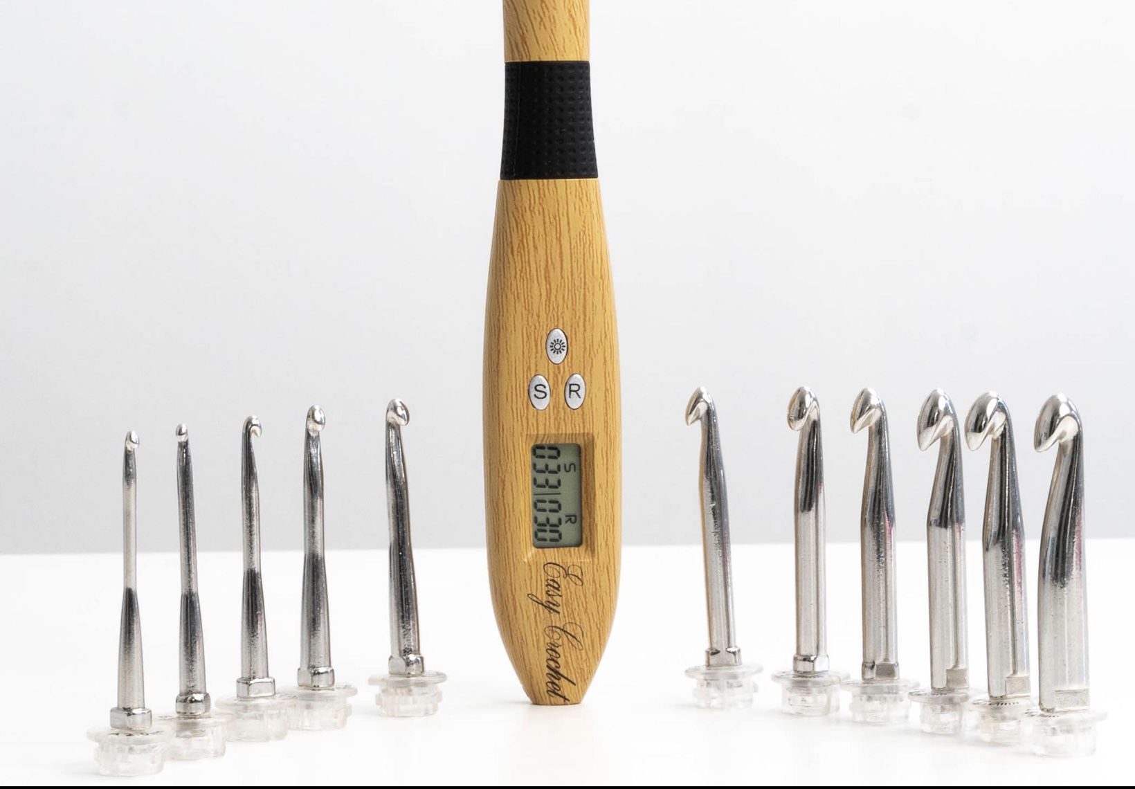 Digital ergonomic crochet hook set with LED stitch counter