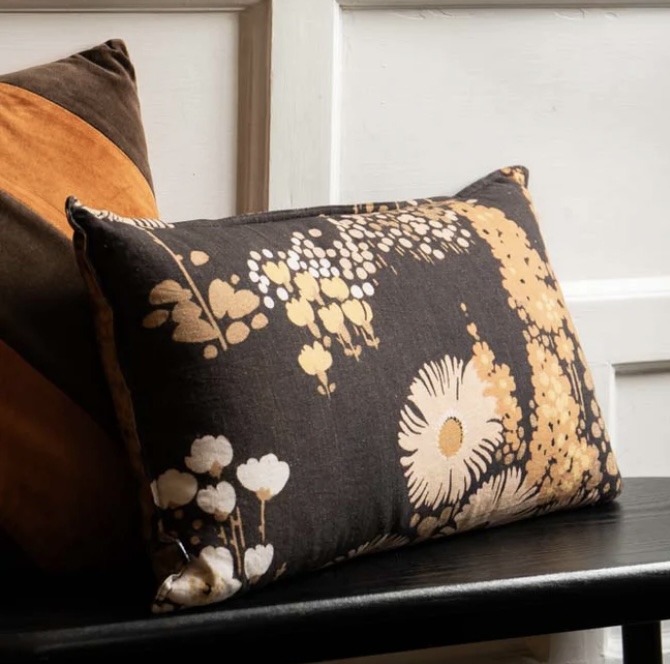 HKLiving Dark Florals Cushion