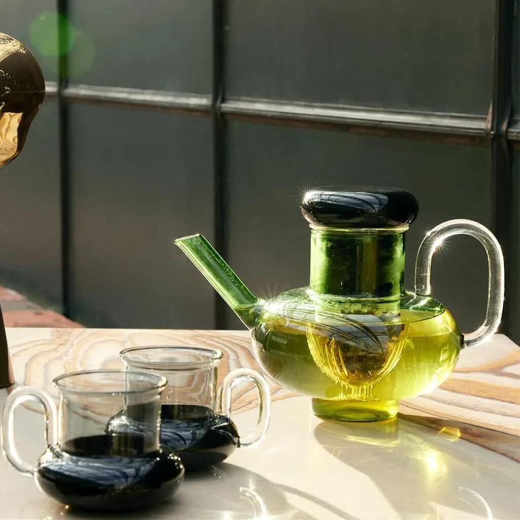 Afternoon tea Tom Dixon teapot cups