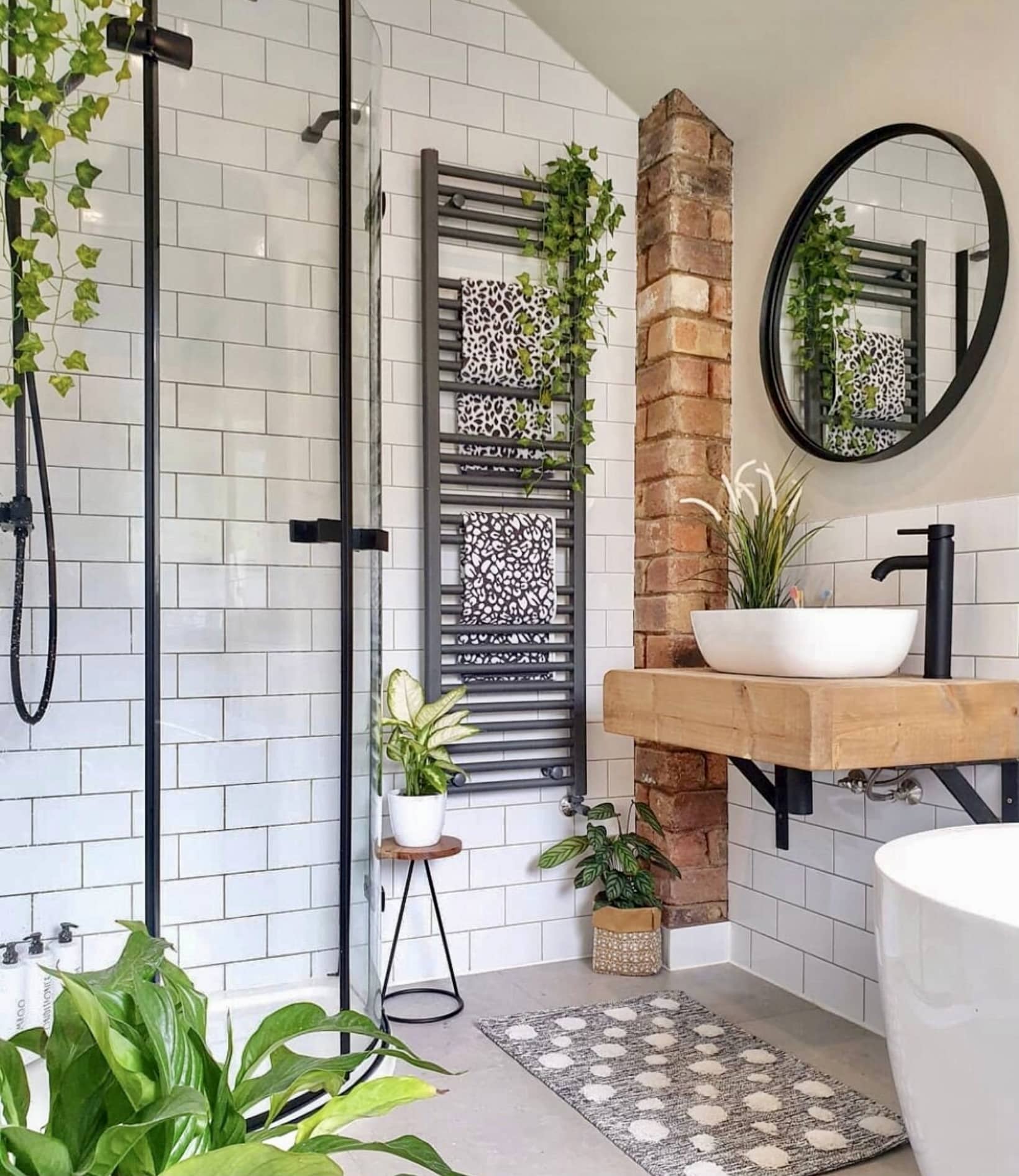 Budget Small Bathroom Ideas: Transforming Your Space on a Shoestring