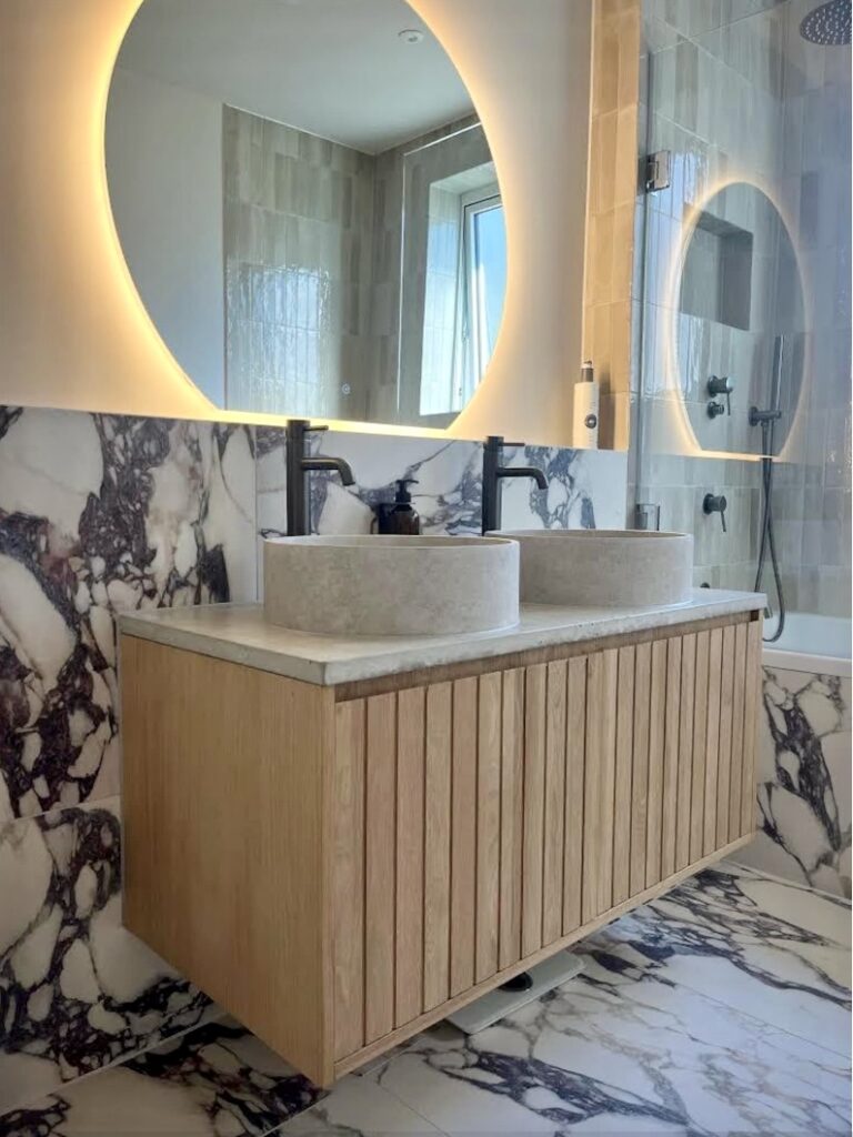 Neutral bathroom Japandi