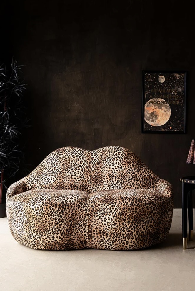 Retro lips sofa in leopard print upholstery
