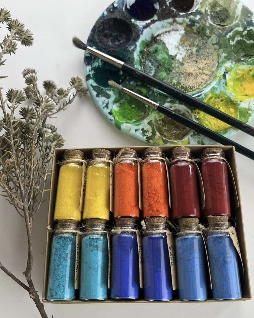 Gifts for artists who paint cadmium and cobalt pigment set
