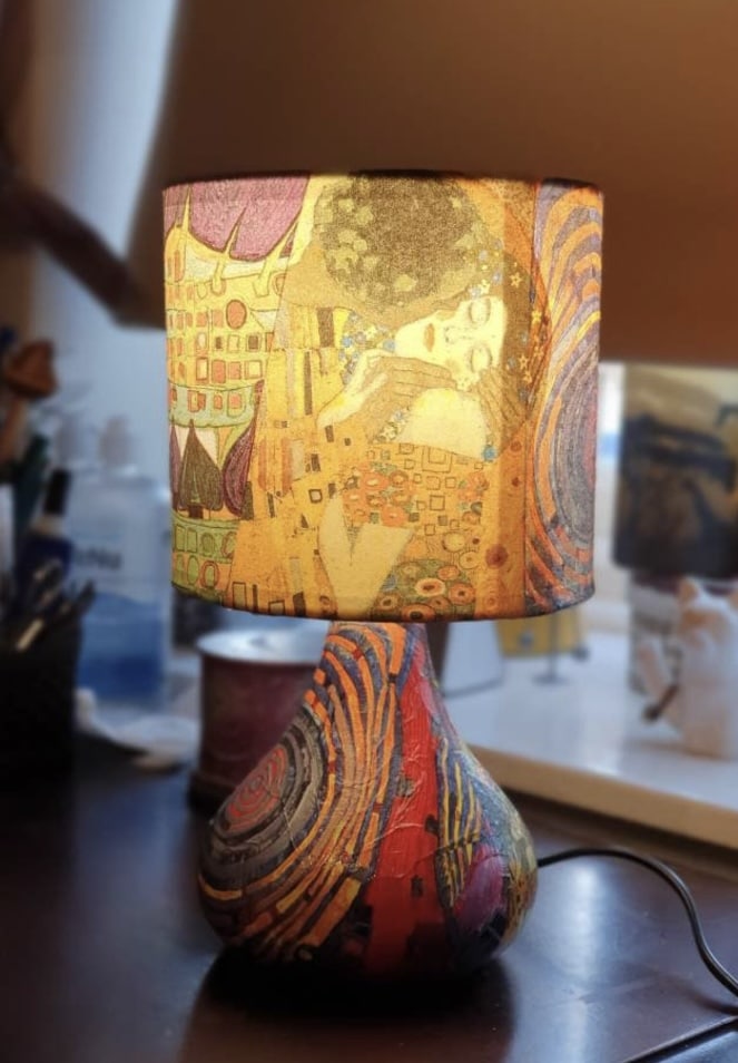Klimt 'The Kiss' decoupage table lamp