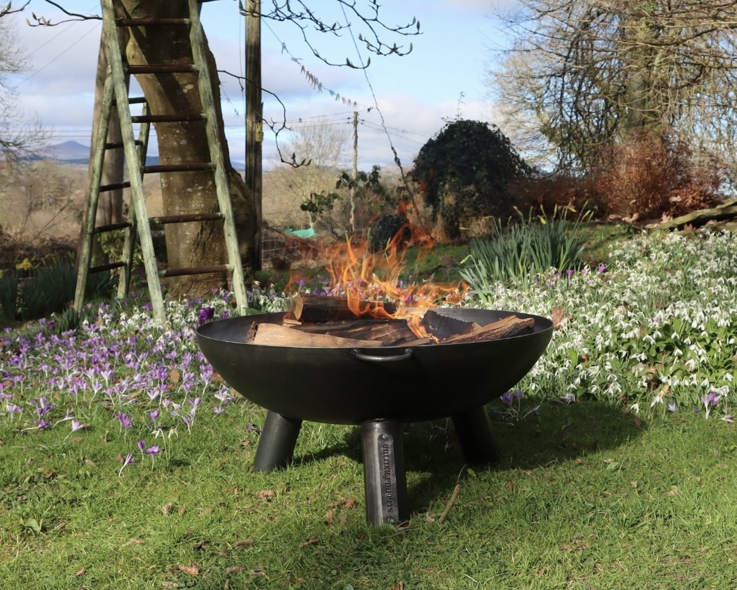 70cm British fire pit with legs - classic firepit garden style