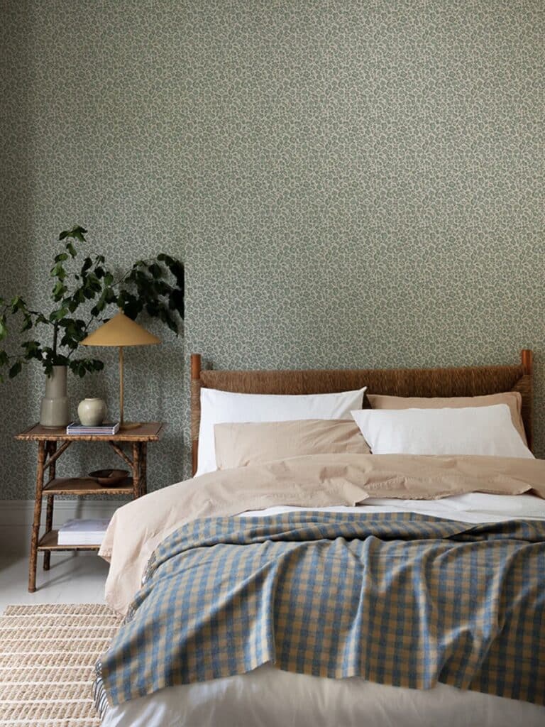 Bedroom wallpaper ideas green floral