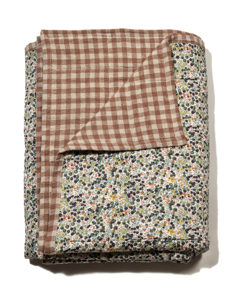 Floral quilt with gingham trim