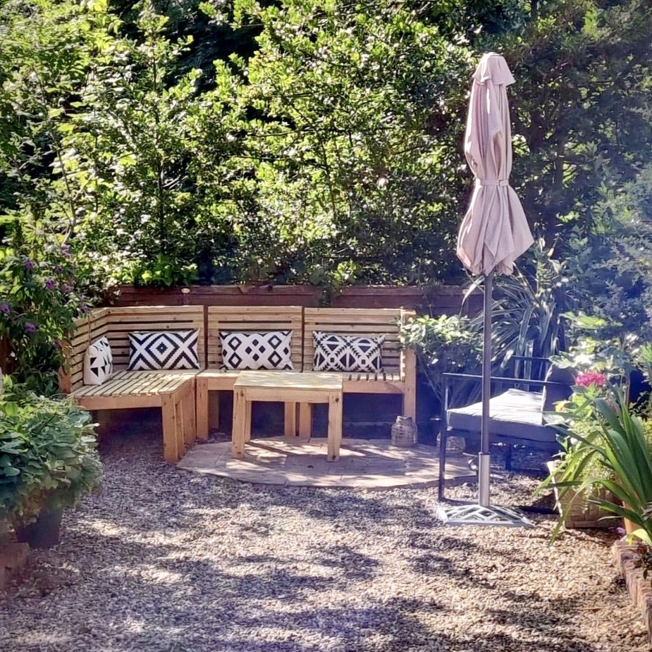 Small garden corner sofa set in a compact L layout — space-saving outdoor corner sofa for courtyard