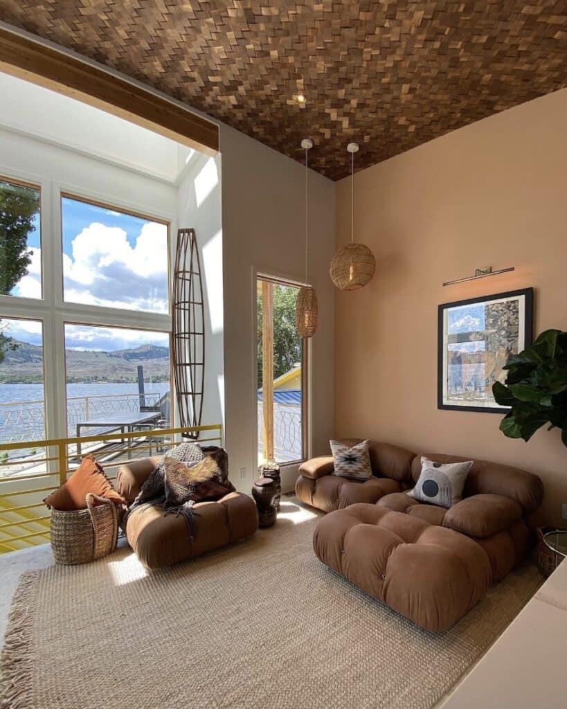 Orange living room with terracotta tones, 3D wooden ceiling and soft natural lighting