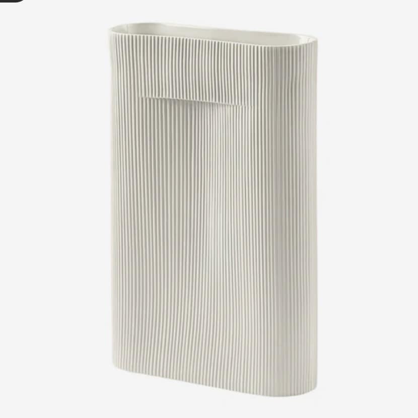 Muuto Ridge Vase in beige