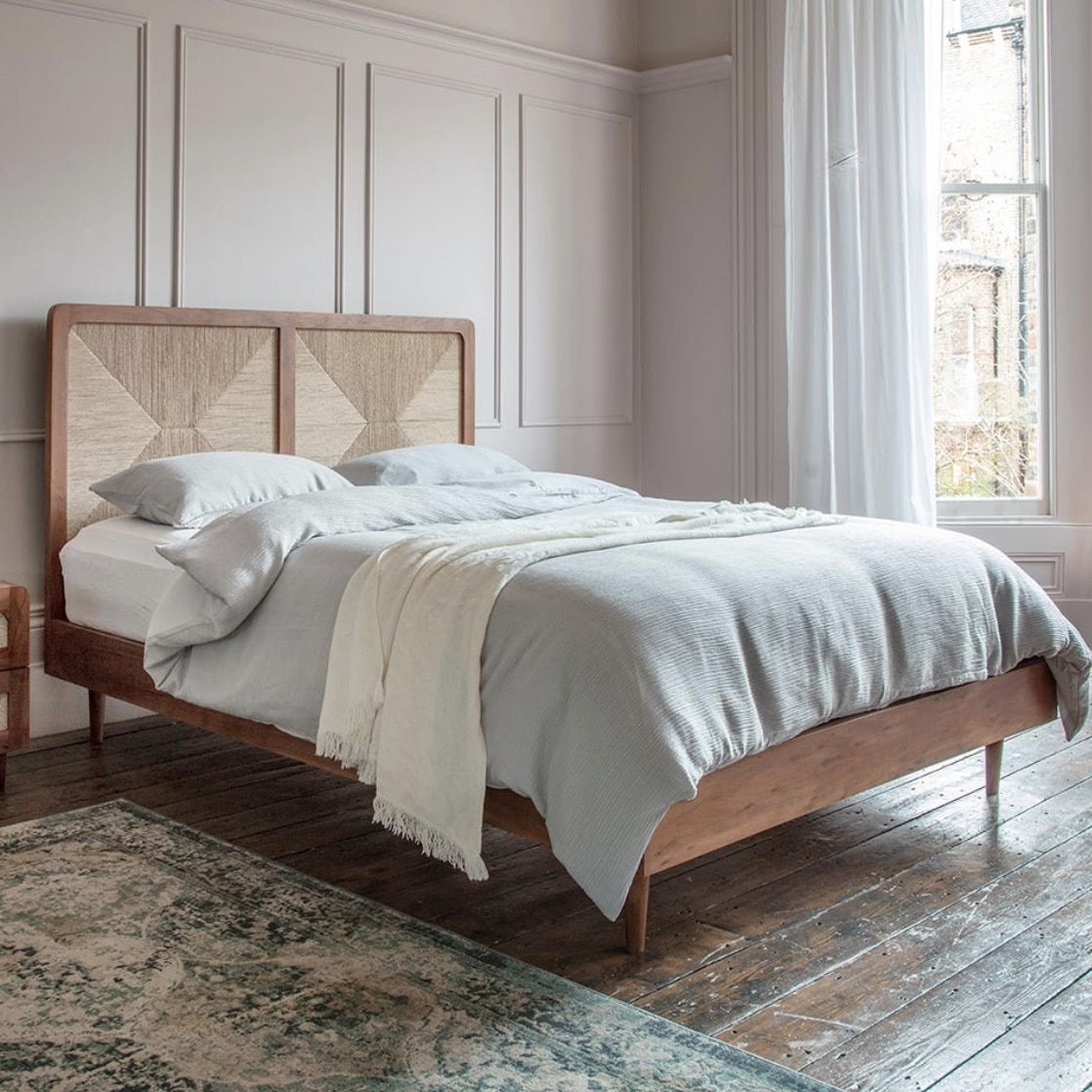 Maya kingsize bed in a pink and green stripe bedroom